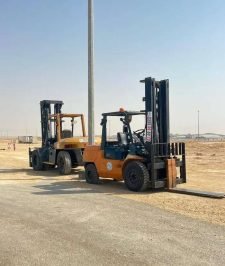 صورة اعلان : فوركلفت للإيجار في الدمام – رافعة شوكية من 1.5طن الى 30طن