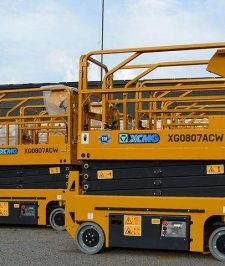 صورة اعلان : إيجار سيزر لفت موديل 2026 في الرياض الخبر القصيم وجدة | 8متر إلى 16متر | تأجير رافعات مقصية وسقالات كهرباء ✅