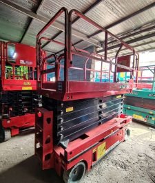 صورة اعلان : 3️⃣ ⭐ Scissor Lift Rental Riyadh Saudi Arabia – Professional Lifting Equipment