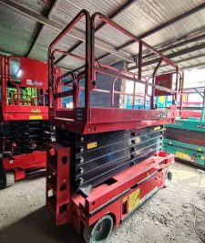 صورة اعلان : 3️⃣ ⭐ Scissor Lift Rental Riyadh Saudi Arabia – Professional Lifting Equipment
