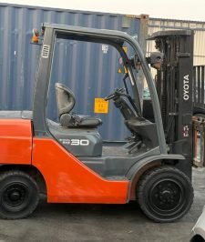 صورة اعلان : فوركلفت صناعي 3–10 طن بجدة — أمان تحميل وفعالية تشغيلية