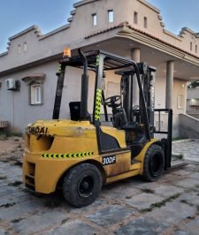 صورة اعلان : روافع شوكية للايجار في الرياض