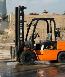 صورة اعلان : روافع شوكية للايجار في الدمام جميع الاحجام