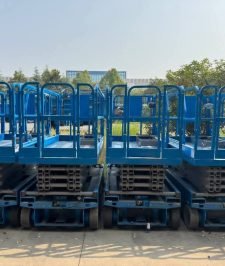 صورة اعلان : meter 10 meter scissor lift for rent in Dammam8