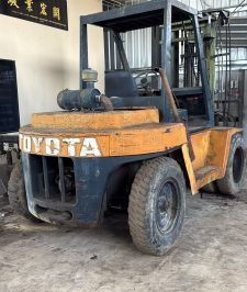 صورة اعلان : فوركلفت للإيجار في جدة ومكة والرياض لنقل البضائع الثقيلة