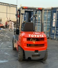 صورة اعلان : فوركلفت للإيجار بالدمام — بسعات 1،2،3،5 طن