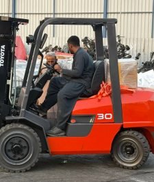 صورة اعلان : فوركلفت 4 طن دمام — معدات صناعية موثوقة