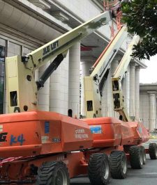 صورة اعلان : 8️⃣ ⭐ Electric Boom Lift Rental Saudi Arabia Riyadh Jeddah Khobar – Indoor