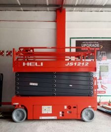 صورة اعلان : تاج المملكة للمعدات تقدم  للإيجار في مكة والمدينة وينبع | سلالم مقصية للأعمال الداخلية والخارجية 14م 16م