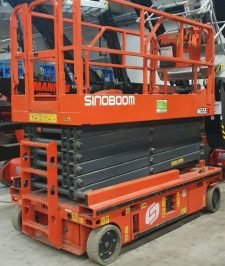 صورة اعلان : Electric Scissor Lift 14 Meter Rental in Dammam