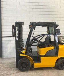 صورة اعلان : Forklift Hire Dammam Saudi Arabia | 4T & 7T | Fast Eastern Region Service