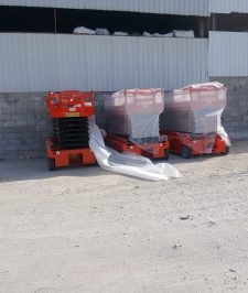 صورة اعلان : scissor lift 12meter rental Dammam
