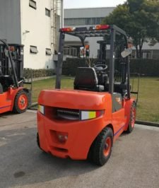صورة اعلان : Forklift rental 10 ton Dammam