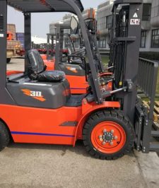صورة اعلان : Forklift rental 25 ton Dammam