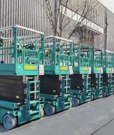 صورة اعلان : سيزر لفت،مان لفت،فوركلفت وكرينات وجي سي بي وببكات ومولدات وشيولات للايجار