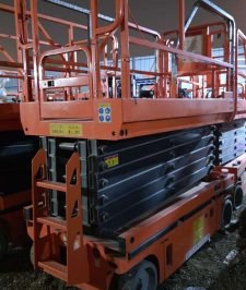 صورة اعلان : Diesel Scissor Lift 4×4 for Rent | 14m 16m 18m | Dammam Jeddah Riyadh