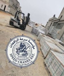 صورة اعلان : رافعه شوكيه للايجار فوركلفت forklift أقوى حلول الرفع والمناولة – رافعات شوكية للإيجار (يومي/شهري)