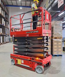 صورة اعلان : سيزر لفت للايجار في جدة.  Scissor Lift Rental
