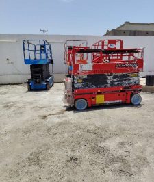 صورة اعلان : #سيزر لفت تاجير #رافعة مقصية ايجار#مان لفت تاجير سقالة عمال