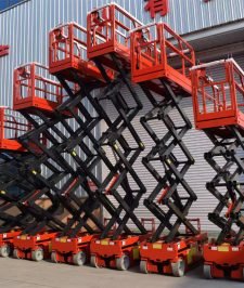 صورة اعلان : سيزر لفت 8 متر  للايجار في الدمام