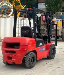 صورة اعلان : تأجير فوركلفت الدمام | توصيل فوري