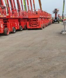 صورة اعلان : سيزر لفت،مان لفت،فوركلفت وكرينات وجي سي بي وببكات ومولدات وشيولات للايجار