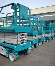 صورة اعلان : سيزرلفت، مان لفت، فوركلفت،  تلسكوبيه،  للايجار اليومي والاسبوعي والشهري والسنوي