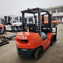 material-handling-equipment-diesel-forklift-Toyota-7FD25-1766399502027772447_big-25122212275195721200-1