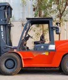 صورة اعلان : فوركلفت معتمد ومفحوص للإيجار في الرياض 7 طن و 10 طن | أمان تام 🛡️