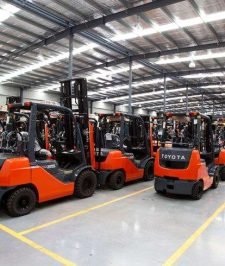 صورة اعلان : تأجير رافعات شوكية (ديزل وكهرباء) للمستودعات والمصانع | السامي ✔