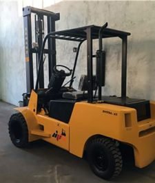 صورة اعلان : فوركلفت للايجار في الدمام * سيزر لفت للإيجار في