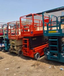 صورة اعلان : 🚧 سيزر لفت (رافعات مقصية) للإيجار 🚧  نوفر رافعات مقصية للإيجار بمختلف الارتفاعات لتلبية احتياجات المشاريع الإنشائية والصناعية وأعمال الصيانة والتركيب.  ✅ المقاسات المتوفرة: 8 متر | 10 متر | 12 متر | 14 متر | 16 متر | 18 متر | 20 متر  ✅ معدات حديثة وآمنة ✅ جاهزة للعمل فورًا ✅ إيجار يومي – أسبوعي – شهري ✅ أسعار منافسة ✅ خدمة سريعة ودعم مستمر  مناسبة لأعمال: 🔹 الصيانة والتشغيل 🔹 الكهرباء والإنارة 🔹 التكييف والتهوية 🔹 المستودعات والمصانع 🔹 تركيب الواجهات وأعمال الإنشاءات  للحجز والاستفسار: 📞 0558742377 📱 واتساب: 0558742377