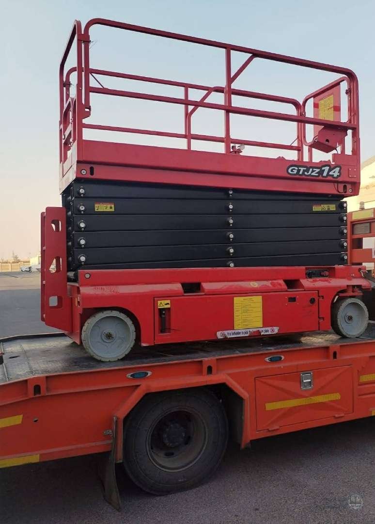 فوركلفت-سيزرلفت-مان-لفت-بوم-لفت-تليهندرات-كربن-للإيجار-الدمام-الرياض-القطيف-جدة-013-1