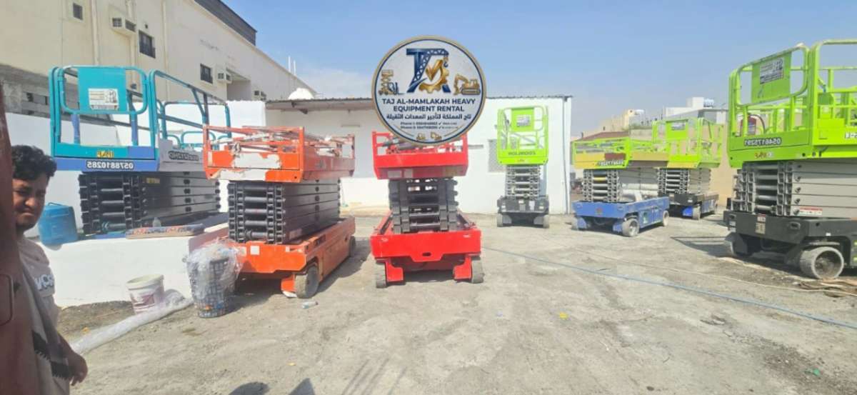 Scissor-Lift-For-Rent-In-Jeddah-10
