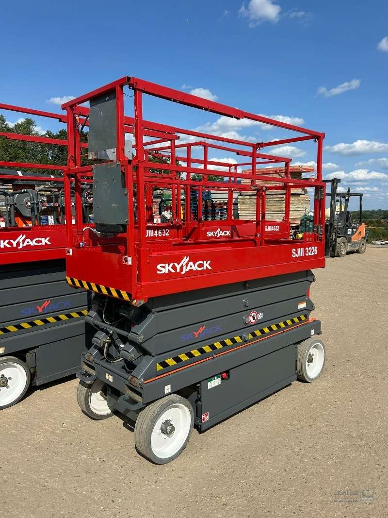 فوركلفت-سيزرلفت-مان-لفت-بوم-لفت-تليهندرات-كربن-للإيجار-الدمام-الرياض-القطيف-جدة-263-1